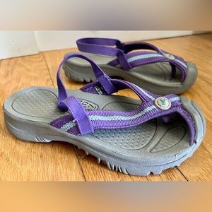 KEENS Girl’s Sandals Size 12 New!